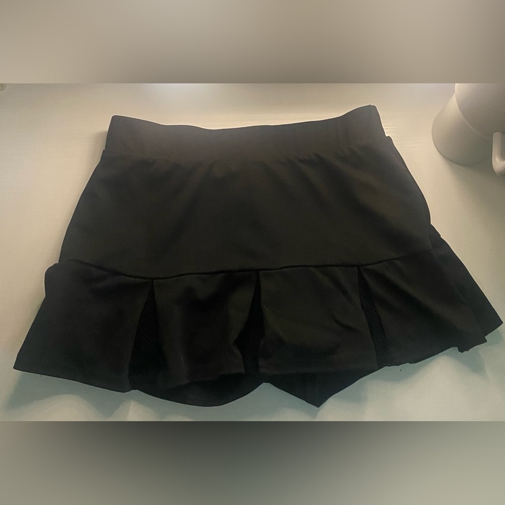 Black varsity practice skirt